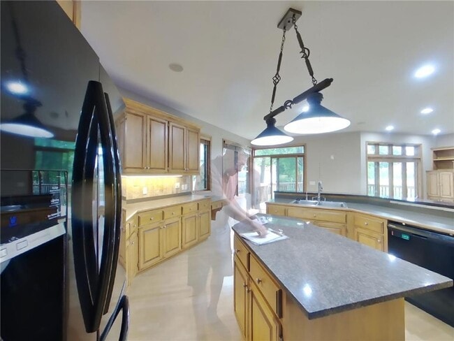 Photo - 8915 Umbria Pl N