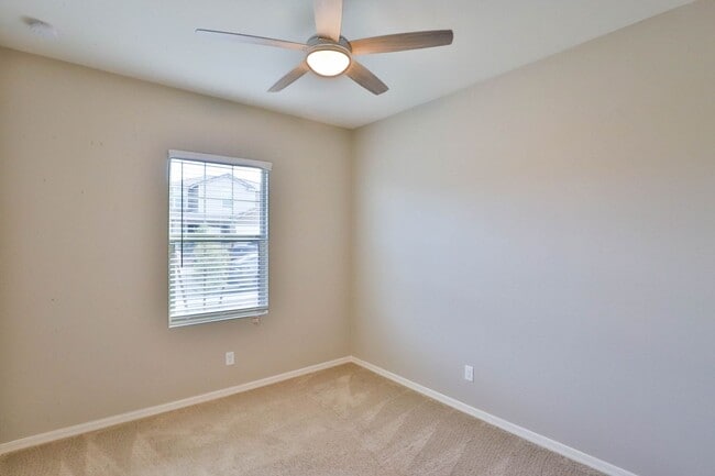 Photo - Spacious 4 bed 3 bath