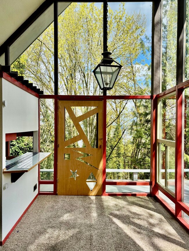 Photo - 2 Bed / 2 Bath Lakeview Bellevue cottage $3,295/month