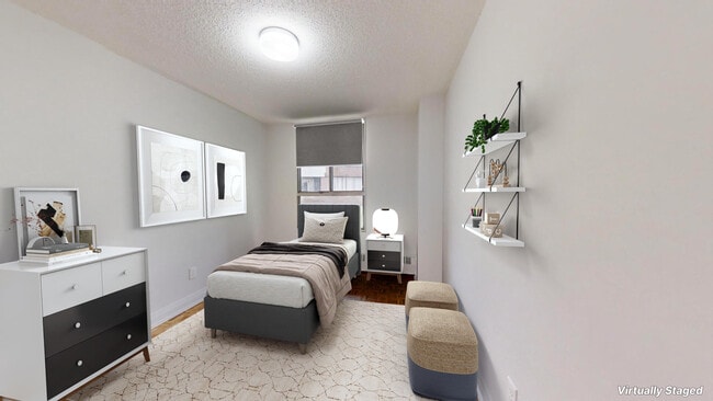 Photo - 5000 Jane St