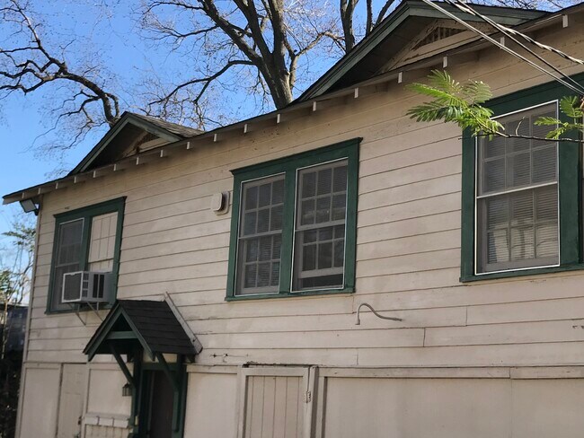 Garage Apt - 3811 Driscoll St Apartments