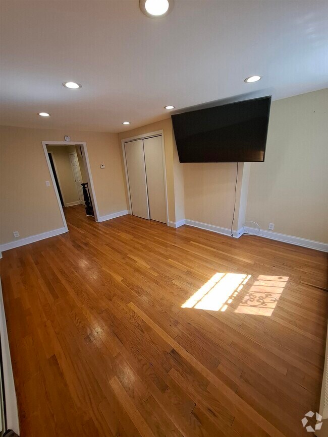 Building Photo - 333 Pacific Ave Rental