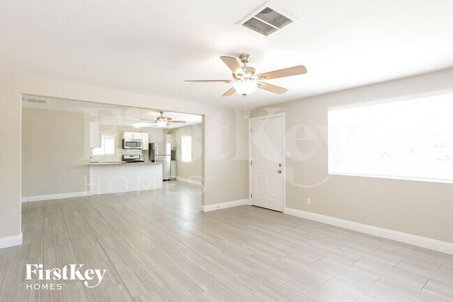 Photo - 581 National St House