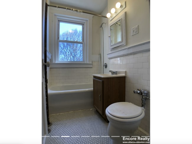 Photo - 1161 Boylston St