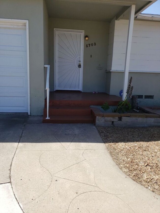 Photo - Cul de Sac living on large lot in El Cerrito Heights