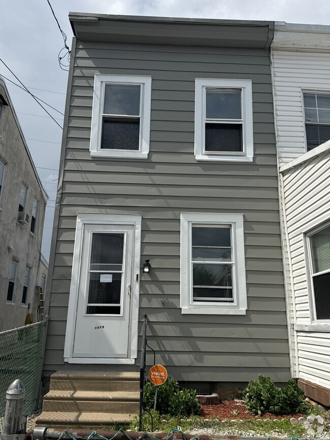 Building Photo - 4638 James St Rental