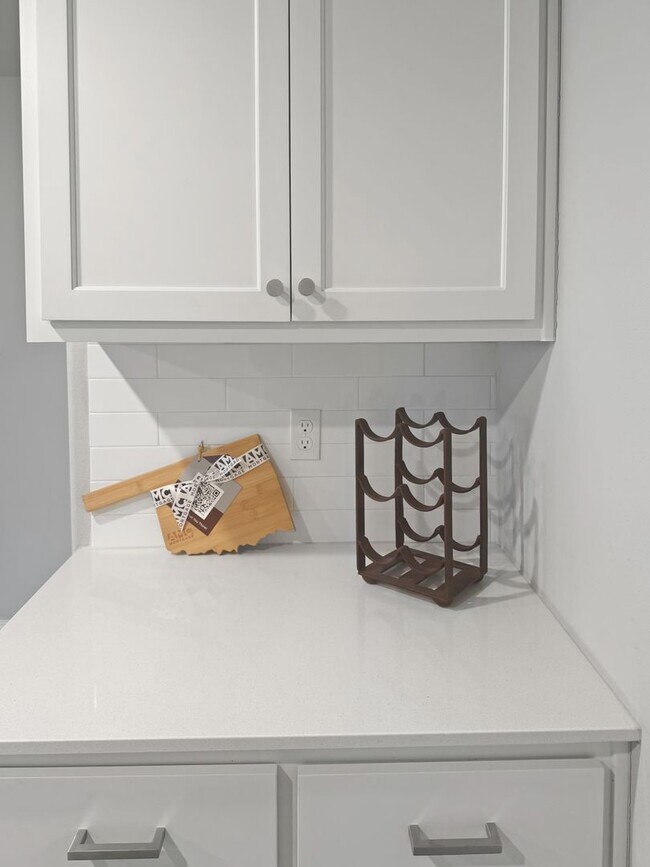 Photo - Modern 3-Bedroom Home in Gated Seven Oaks South