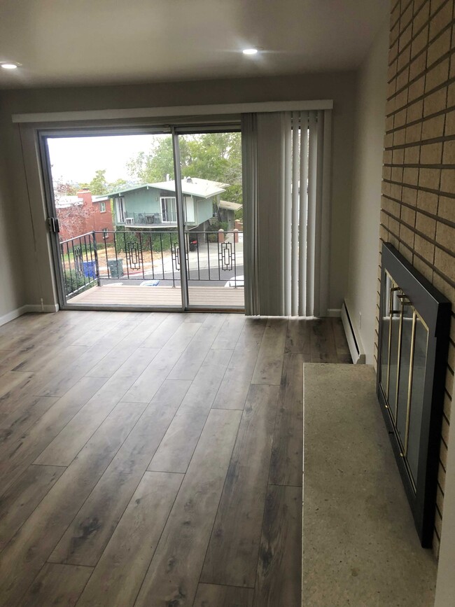 Photo - 636 Columbus St E