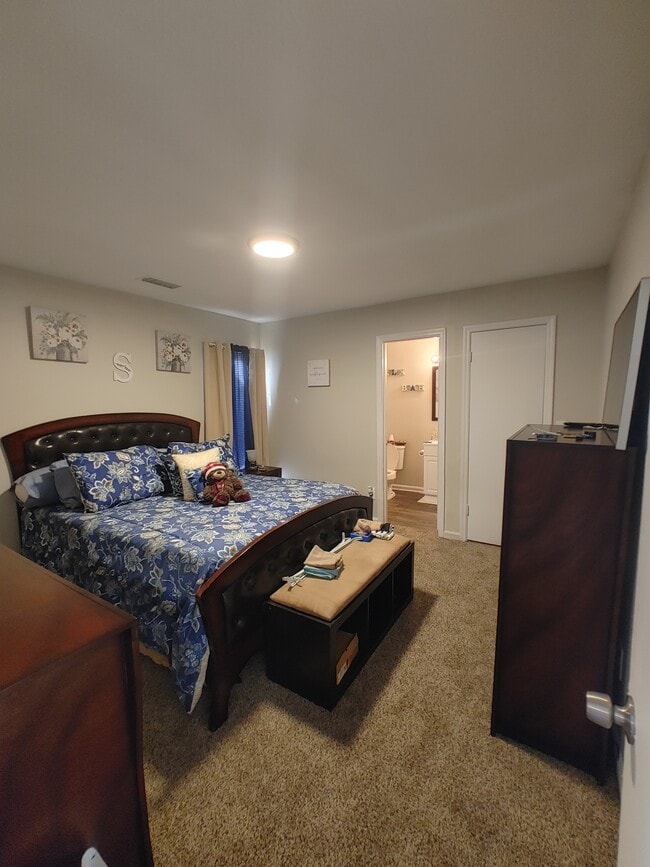 Cross Creek Apartments