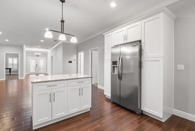 Photo - "Charming St. Petersburg Home: 3 Beds, 2 Baths, 1720 Sq. Ft. of Comfort!"