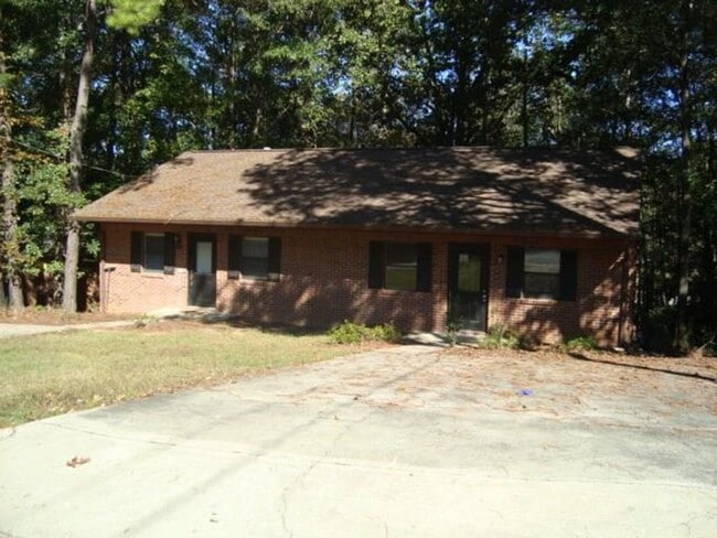 Photo - Kurt Circle 1351/1353**Raymer Unit 1351