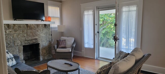 Sala de estar - 2121 12th Ave S Unidad A