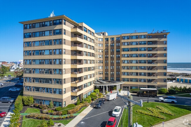 Photo - Warwick Condominiums