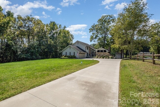 Photo - 118 Waterfowl Ln