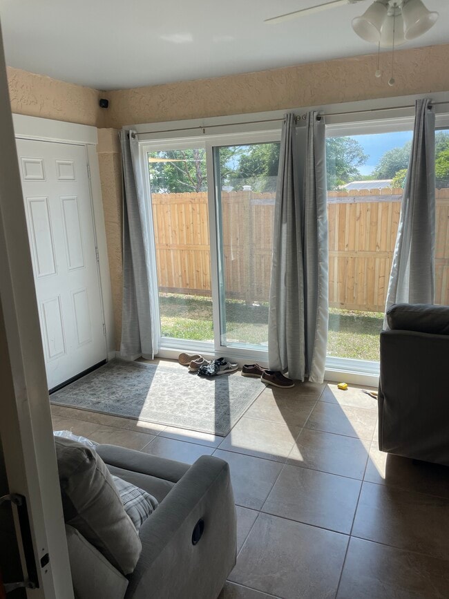 Photo - 308 Oak Track Ln