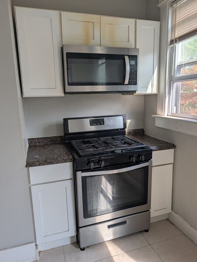 20 Howard Ave Unit 2L