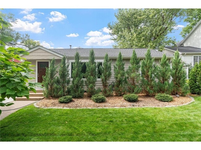 Photo - 263 Lexington Parkway S