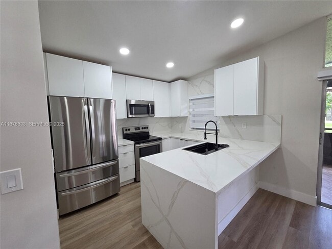 Building Photo - 15798 Woodgate Ct