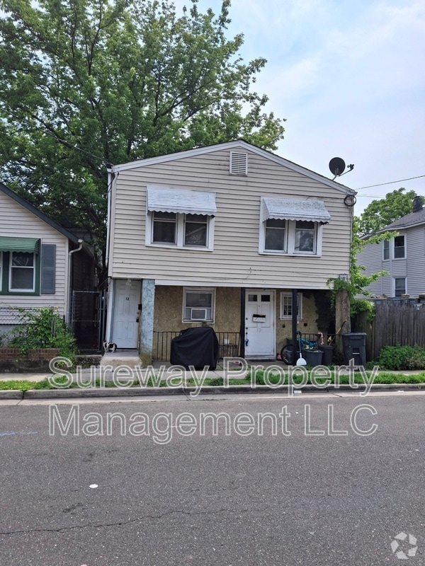 Building Photo - 12 Borden Ave Rental