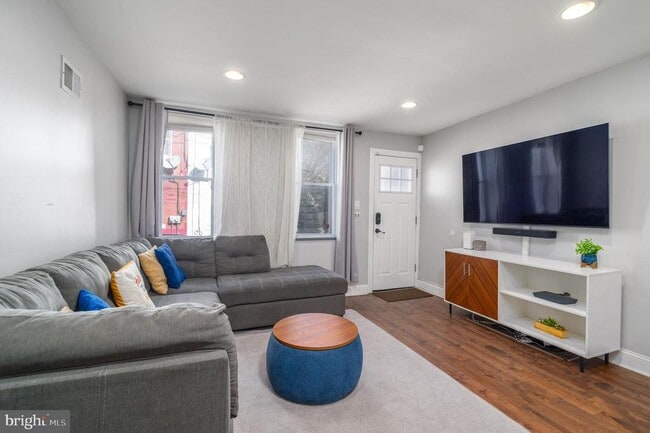 Photo - 2012 Pierce St