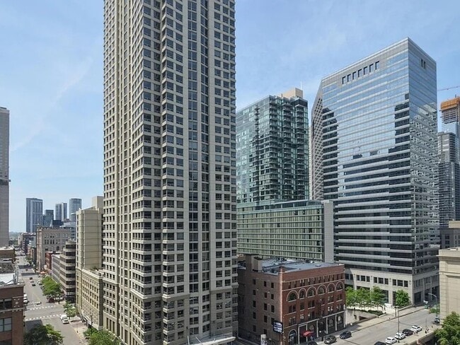 Building Photo - 405 N Wabash Ave Unit 703