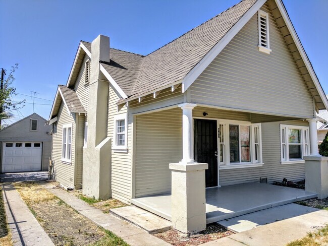 Building Photo - Campus Way Rental