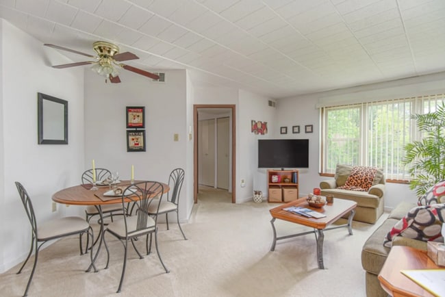 Photo - Summit Apartments - Latrobe, PA