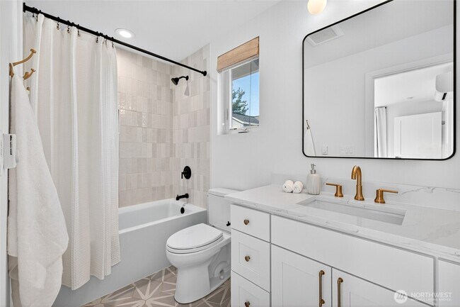 Photo - 3808 36th Ave SW