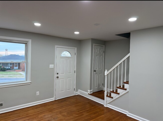 Photo - 1897 August Ave