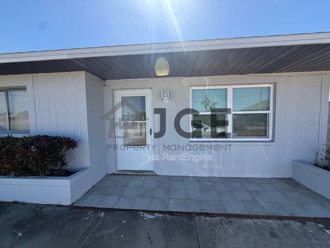 Building Photo - 724 Ne-11 Ter