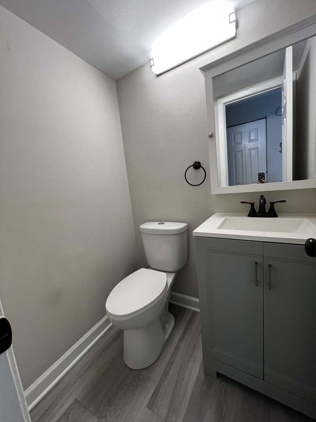 Photo - 7333 Winthrop Way