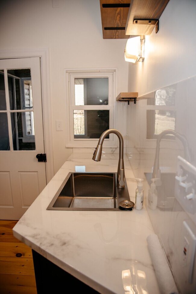 Photo - 253 E Main St Unit B