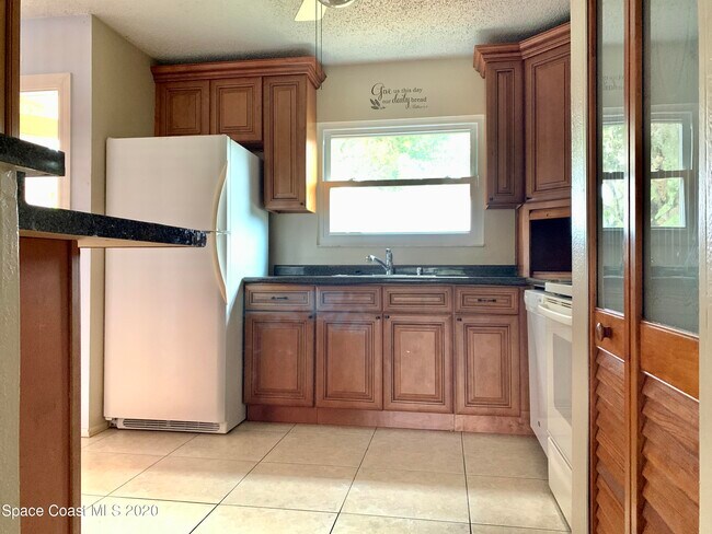 Photo - 890 Serenade St NW