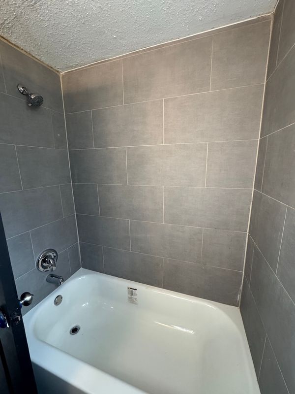 Photo - 929 W 27th St