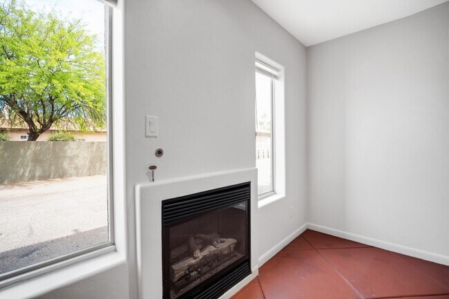 Photo - 780 N Richey Blvd