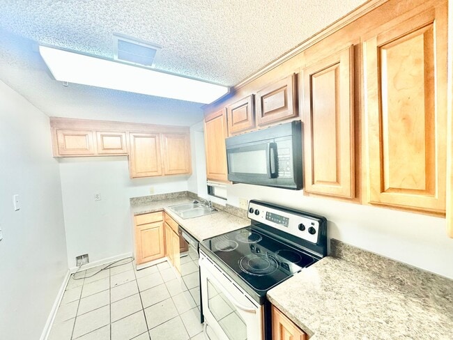 Photo - 211 Heritage Blvd