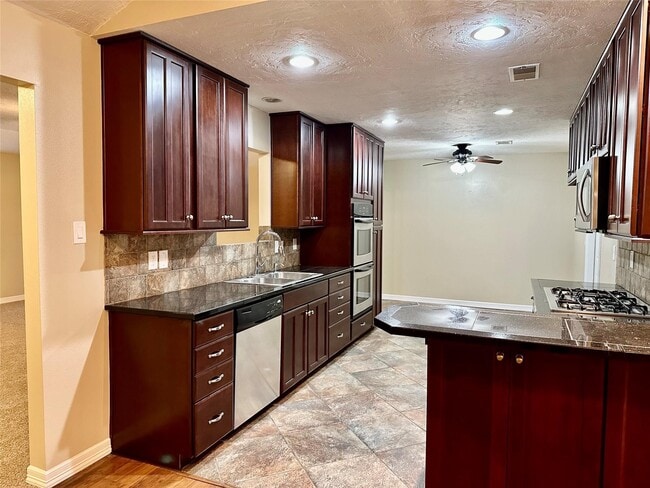Building Photo - 239 Ridgewood Dr Rental