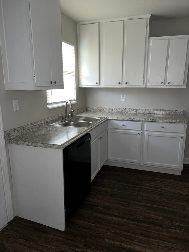 Photo - 209 Charcliff Dr Casa