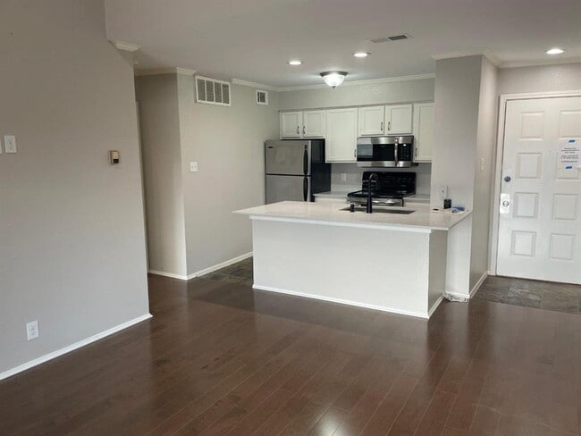 Photo - 8888 Tallwood Dr Unit 2309