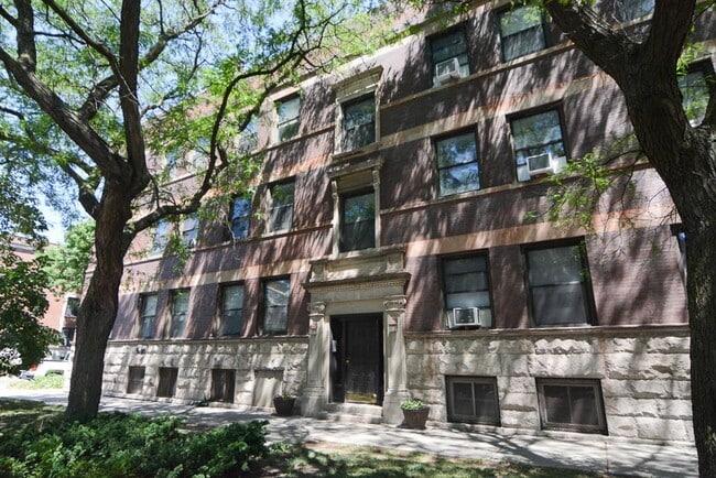 Photo - 1150 W Waveland Ave Apartments