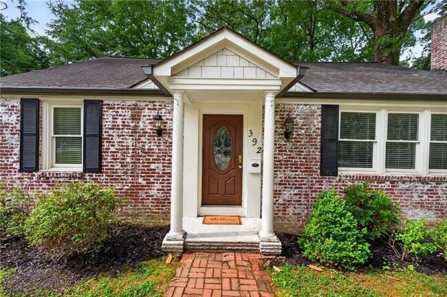 Photo - 392 Collier Rd NW