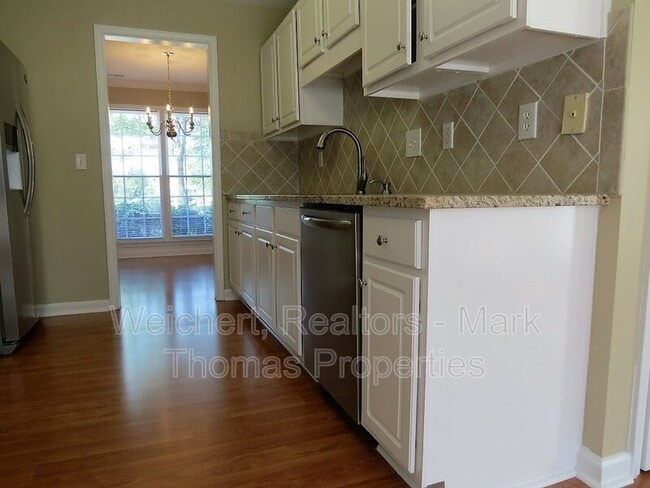 Photo - 7 Woodhill Ct