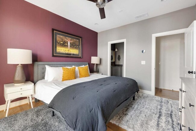 Photo - 691 Fraser St SE