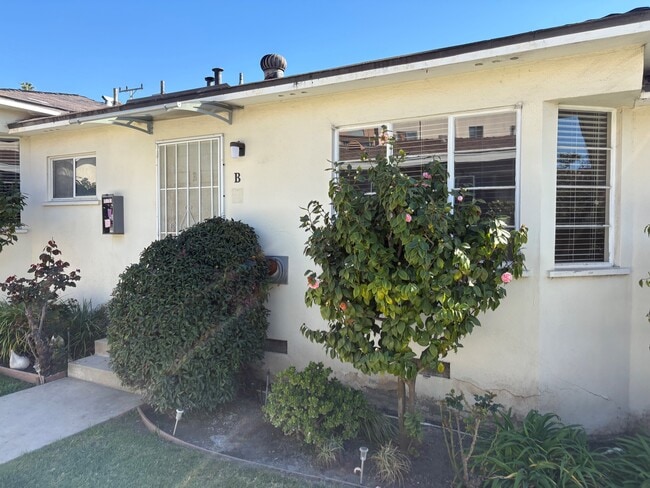 Photo - 923 18th St Unit B