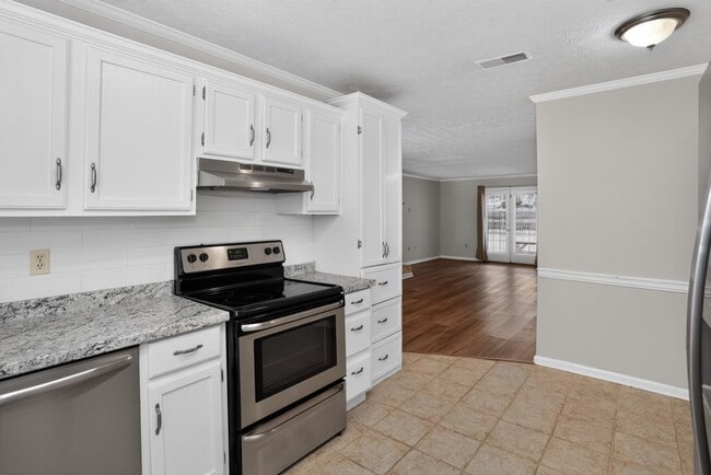 Photo - Charming 2BR Condo in Calhoun Unit LABS 104 Montclair Dr - 60961347428
