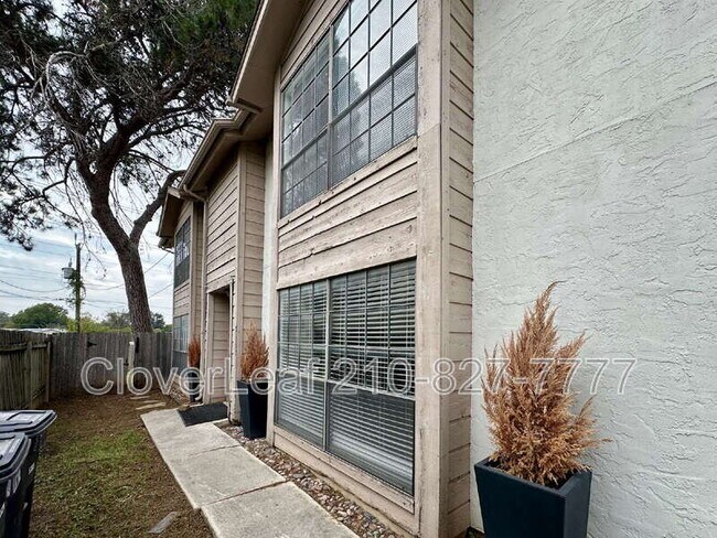 Photo - 10565 Starcrest Dr