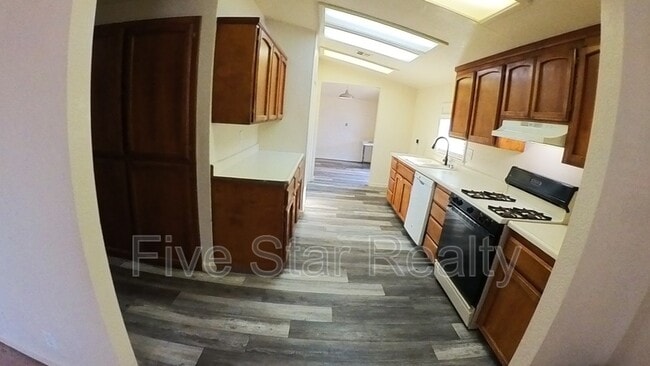 Photo - 5957 Wiget Ave