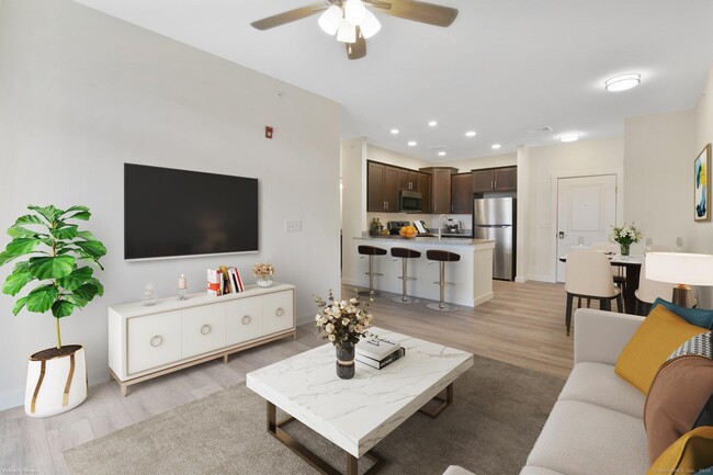 Building Photo - 280 Salmon Brook St Unit 4308