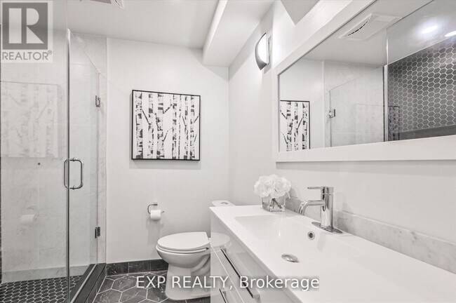 Photo - 922 Logan Ave
