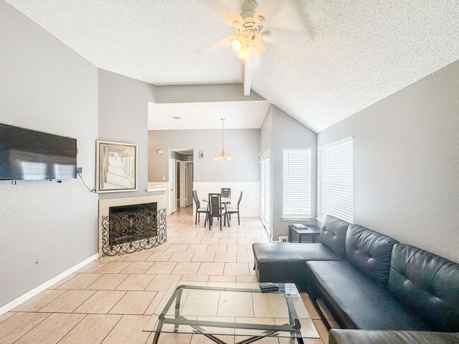 Photo - 18579 N Lyford Dr